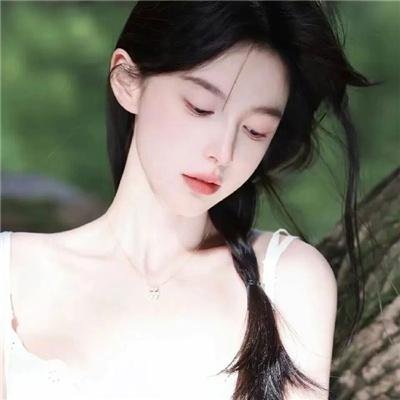 背后的她,眼前的我